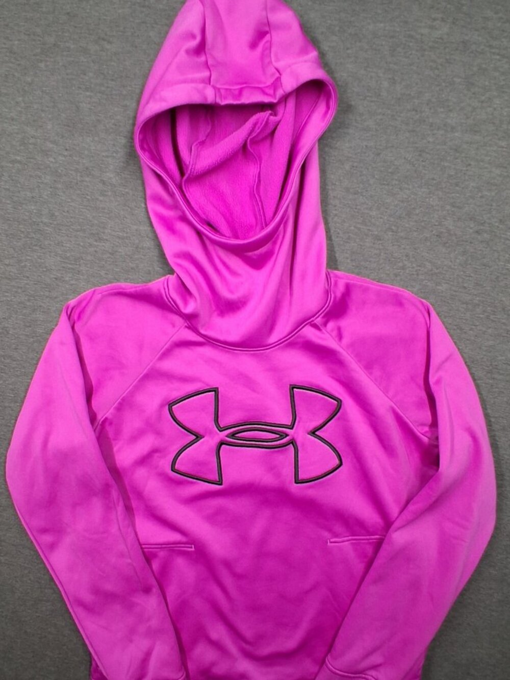 Underarmour womens pullover size small purple good condition